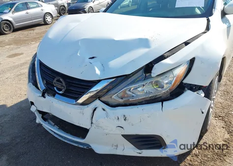 2017 Nissan Altima 2.5 S z USA, uszkodzony, nr VIN 1N4AL3AP1HC262201